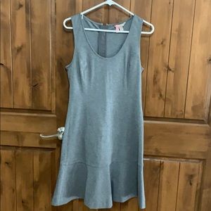 A line sleeveless dress